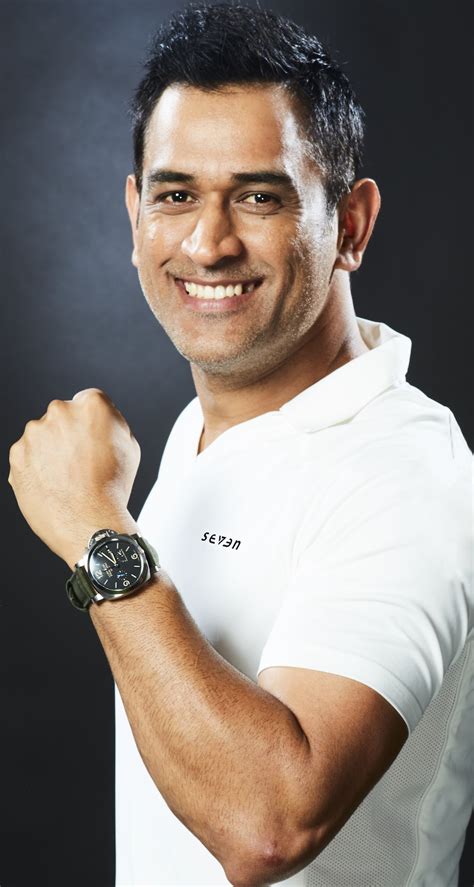 dhoni panerai